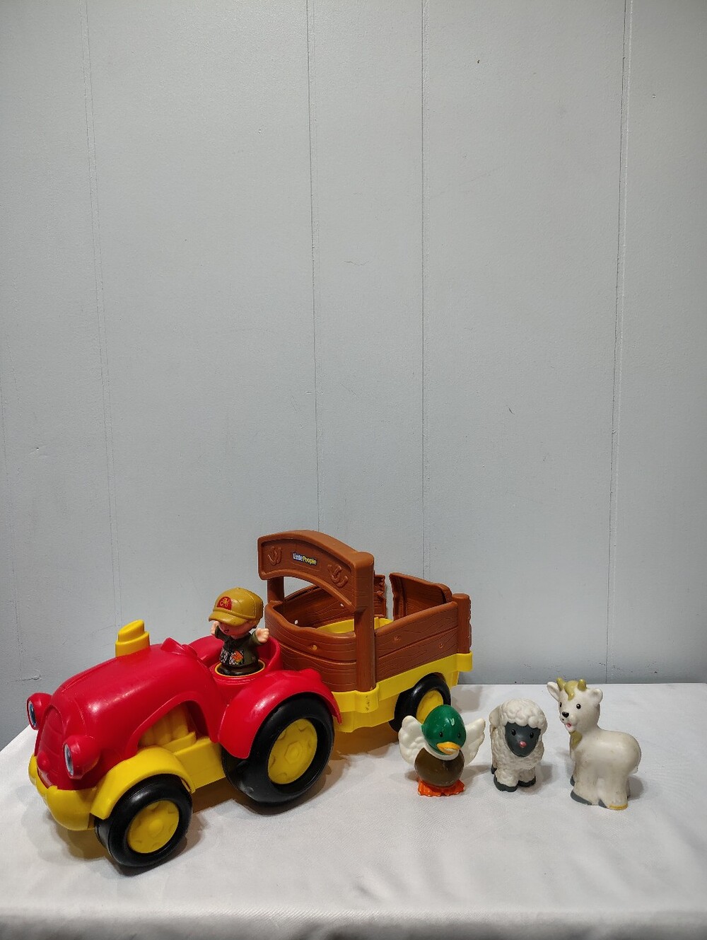 Fisher-Price Little People Tractor Musical Farm Vehicle Figures